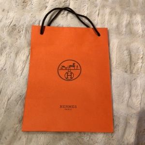 Hermēs gift bag and ribbon